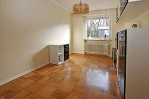 Gepflegte 4-Zi-Wohnung in ruhiger Sackgasse mit herrlichem Südbalkon & Tiefgaragenstellplatz – Die vollständige Adresse der Immobilie erhältst du vom Anbieter., 22529 Lokstedt, Hamburg – Vorschaubild 9