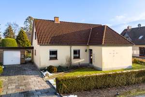Oldenburg: Handwerker aufgepasst! Solides EFH mit tollem Grundstück!Obj.9316 – Die vollständige Adresse der Immobilie erhältst du vom Anbieter., 26127 Alexandersfeld, Oldenburg (Oldenburg) – Vorschaubild 2