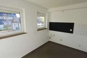 Sie suchen ein neues Zuhause für Ihre Familie? DHH mit großem Garten und Garage – Die vollständige Adresse der Immobilie erhältst du vom Anbieter., 71717 Beilstein – Vorschaubild 6