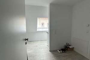 Möblierte 2,5 Zimmer Maisonetten Wohnung  – Baumgartenweg 10, 72764 Reutlingen-Mitte, Reutlingen – Vorschaubild 2