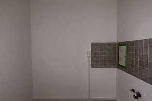 Sanierte Familien-Wohnung mit Balkon und Wannebad! – Havelländer Ring 21, 12629 Hellersdorf, Berlin – Vorschaubild 5