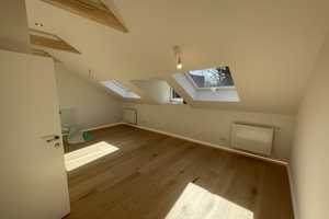 Saniertes Haus mit vier Zimmern und EBK in München – Finsingstraße 38, 81735 München – Vorschaubild 11