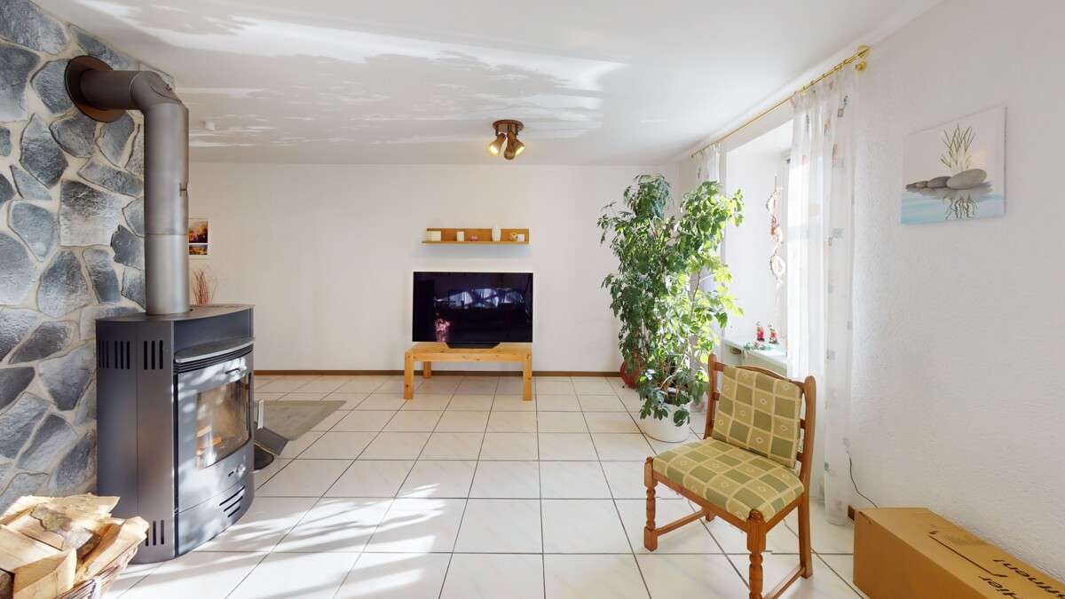 Immobilie in Balve - VR IMMO: Aus Gaststätte wird Wohnhaus – Solides Zweifamilienhaus nach kompletter Sanierung. - Bild 9