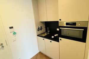 Modernes Süd-Balkon Apartment  möbliert mit EBK sowie Abstellkammer! – Moissistraße 31, 12489 Adlershof, Berlin – Vorschaubild 8