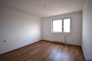 Schöneck:  Helle 3 Zimmerwohnung mit großer Loggia und Weitblick – Die vollständige Adresse der Immobilie erhältst du vom Anbieter., 61137 Schöneck – Vorschaubild 5