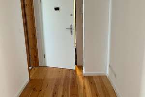 Zentral gelegene Drei-Zimmer-Wohnung mit Balkon – Die vollständige Adresse der Immobilie erhältst du vom Anbieter., 40215 Friedrichstadt, Düsseldorf – Vorschaubild 2