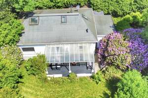 Schöner freistehender Bungalow mit Garten in ruhiger Lage