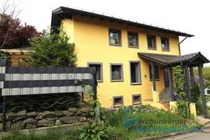**Zweifamilienhaus in Landau/Isar – Ihr neues Zuhause mit vielseitigen Möglichkeiten** – Dingolfing-Landau (Kreis) – Vorschaubild 1