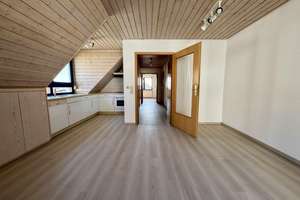 Provisionsfrei: 2-Zimmer-Wohnung DG mit Balkon in betreuter Wohnanlage – Birkenfeldstraße 5, 74206 Bad Wimpfen – Vorschaubild 3