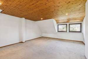 Angeb. flexibl. nutzbares Wohnhaus mit ELW, Garage & großem Sonnengarten – Die vollständige Adresse der Immobilie erhältst du vom Anbieter., 57074 Siegen, Siegen – Vorschaubild 13