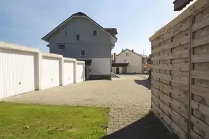 Stilvolles 3 Familienhaus mit Baugrundstück in ruhiger Dorfrandlage – Ravensburg (Kreis) – Vorschaubild 2
