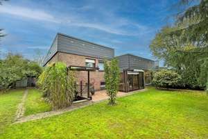 RESERVIERT! Großzügiger Reihenendbungalow mit sonnigem Süd-West-Garten in Hamm-Werries – Die vollständige Adresse der Immobilie erhältst du vom Anbieter., 59071 Uentrop, Hamm – Vorschaubild 2