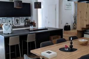  Einzigartiges Designer-Familienhaus mit großem Garten – 170 m², nur 15 Min. von Würzburg – Pfarrer-Ort-Str. 6, 97294 Unterpleichfeld – Vorschaubild 2