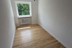 wunderschöne 4 Zimmer Wohnung mit großer Loggia. – Insterburger Str. 7, 24149 Neumühlen-Dietrichsdorf, Kiel – Vorschaubild 5