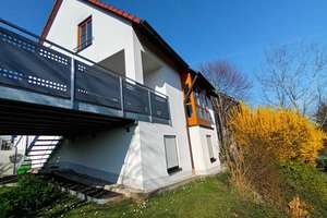 Gepflegtes, lichtdurchflutetes EFH in begehrter Lage – Die vollständige Adresse der Immobilie erhältst du vom Anbieter., 97318 Kitzingen – Vorschaubild 1