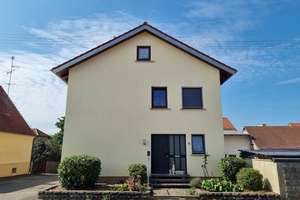 Großzügiges Wohnhaus (ca. 175 m² Wfl.) mit großem Nebengebäude und vielseitigen Nutzungsmöglic – Die vollständige Adresse der Immobilie erhältst du vom Anbieter., 97461 Hofheim in Unterfranken – Vorschaubild 3
