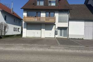 Zweifamilienhaus mit Garten in
Remseck-Hochdorf – Die vollständige Adresse der Immobilie erhältst du vom Anbieter., 71686 Remseck am Neckar – Vorschaubild 1