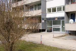 Komplett modernisierte 1-Zi.-Wohnung mit Balkon * 31 m² – Feuchtwanger Str 3, 80937 Am Hart, München – Vorschaubild 6
