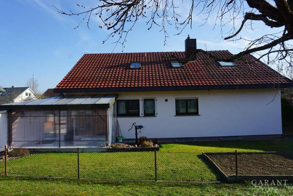 Immobilie in Eutingen im Gäu - Familienfreundliches Zweifamilienhaus in Eutingen-Weitingen - Bild 1