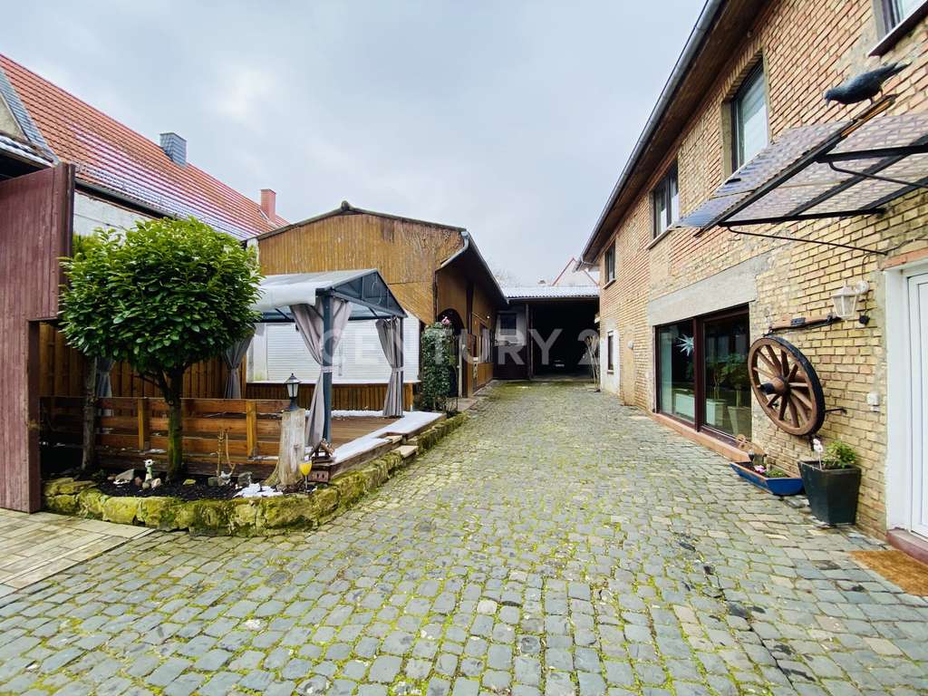 Immobilie in Wörrstadt - Raumwunder mit Hof-Idylle: Großzügiges Anwesen für Familie, Hobby & Gewerbe - Bild 3