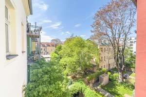 JETZT KAUFNEBENKOSTEN EINSPAREN! GERÄUMIGE 2 ZI. DACHGESCHOSSWOHNUNG IN ZENTRALER LAGE – Förstereistraße 51, 1099 Äußere Neustadt, Dresden – Vorschaubild 2