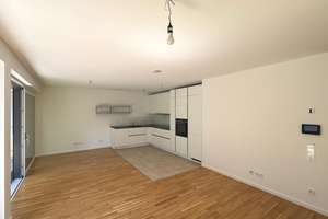 Exklusive 3,5-Zimmer-Wohnung in bester Wohnlage Stuttgarts!  – Die vollständige Adresse der Immobilie erhältst du vom Anbieter., 70469 Bahnhof Feuerbach, Stuttgart – Vorschaubild 2