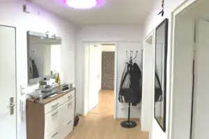 Gepflegte Zwei-Zimmer-Wohnung mit Balkon – München – Vorschaubild 8
