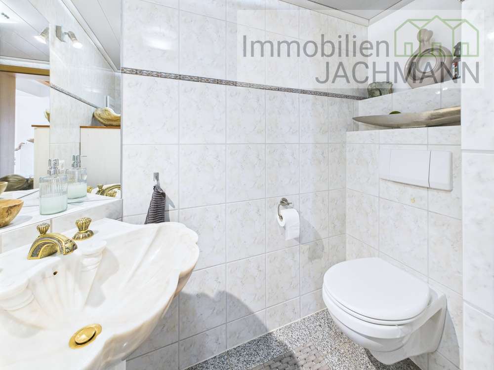 Immobilie in Schaufling - Wo Träume Wurzeln schlagen –  Anwesen in Alleinlage mit Wald und Streuobstwiese in Top-Zustand - Bild 13