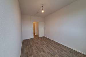 Ab 15.05.2026*Frisch renovierte 5 Zimmer-Wohnung im Hochparterre, 2 Bäder und Balkon! – Ringstraße 133, 4209 Grünau-Mitte, Leipzig – Vorschaubild 6