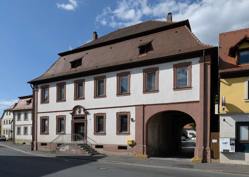 Historische ehemalige Posthalterei mit Wohn- und Gewerbeeinheit in Burgwindheim, Bamberg Kreis – Bild 1