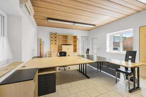 Zweifamilienhaus mit möglichem Umbau auf MFH und separatem Büroeingang.  – Die vollständige Adresse der Immobilie erhältst du vom Anbieter., 80935 Lerchenau-Ost, München – Vorschaubild 15