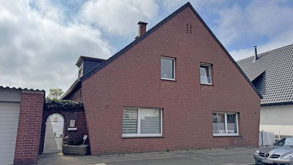 Zwei Wohneinheiten: Charmantes Einfamilienhaus mit Einliegerwohnung in Wesel-Schepersfeld!