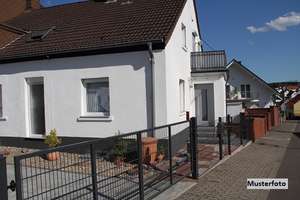 Klein, aber mein! Einfamilien-Doppelhaushälfte mit Carport