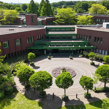 Moderne Büroflächen im markanten Bürokomplex | hauseigene Kantine | zahlreiche Stellplätze vorhanden
