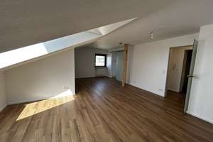 Familiär & Modern: Frisch sanierte 3-Zi.-DG-Wohnung (71 m²) – Die vollständige Adresse der Immobilie erhältst du vom Anbieter., 75179 Arlinger, Pforzheim – Vorschaubild 3