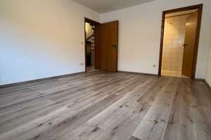 Lebensqualität pur: Vielseitige und charmante Doppelhaushälfte in idyllischer Umgebung – Ringstraße 13, 91350 Erlangen-Höchstadt (Kreis) – Vorschaubild 27