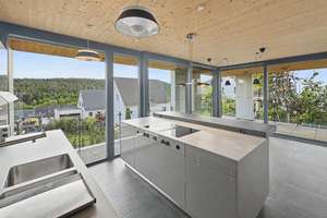 Architektonische DHH in exklusiver Hanglage – modernes Wohnerlebnis in Simmelsdorf – Die vollständige Adresse der Immobilie erhältst du vom Anbieter., 91245 Simmelsdorf – Vorschaubild 8