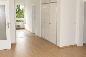 4-Zimmer Wohnung mit 2-KfZ-Stellplätzen und Balkon – Die vollständige Adresse der Immobilie erhältst du vom Anbieter., 22399 Hummelsbüttel, Hamburg – Vorschaubild 3
