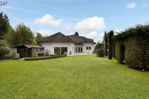 Edle Familien-Villa auf diskretem Traumgrundstück mit Indoor-Pool in Top-Lage von Großburgwedel – Die vollständige Adresse der Immobilie erhältst du vom Anbieter., 30938 Burgwedel – Vorschaubild 15