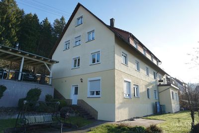 Gepflegtes Mehrfamilienhaus in Lossburg-Betzweiler 
