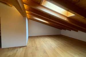 Gemütliches Dachgeschoss-Apartment im liebevoll renovierten Bauernhaus – – Die vollständige Adresse der Immobilie erhältst du vom Anbieter., 83737 Irschenberg – Vorschaubild 11