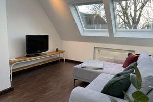 Möblierte stylische Dachgeschosswohnung in Rü - all inklusive – Rüttenscheider Straße 246, 45131 Rüttenscheid, Essen – Vorschaubild 2