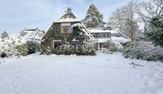 Bild von Großes Familienhaus mit herrlichem Grundstück in bester Villenlage von Blankenese