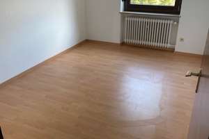 Reihenmittelhaus mit Potenzial – solide und mit Gestaltungsspielraum – Die vollständige Adresse der Immobilie erhältst du vom Anbieter., 91058 Eltersdorf, Erlangen – Vorschaubild 12