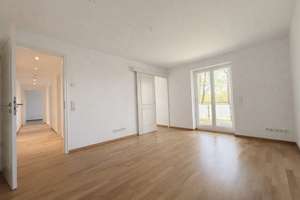 Stilvolle Wohnung, großer Balkon mit freiem Blick zur  reizvollen Parklandschaft des Alsterlaufs – Die vollständige Adresse der Immobilie erhältst du vom Anbieter., 22399 Lemsahl-Mellingstedt, Hamburg – Vorschaubild 5