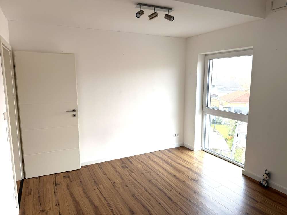 Immobilie in Mertesheim - Frische Luft, freier Blick, hoher Wohnkomfort = Lebensqualität! Modernes EFH m. ELW in Mertesheim! - Bild 21