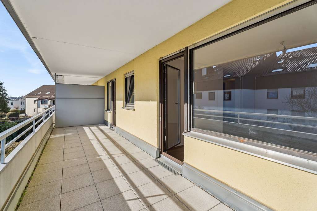 Immobilie in Wendlingen am Neckar - Sonnige 2-Zi. Wohnung mit großem Süd-/Westbalkon - Bild 1