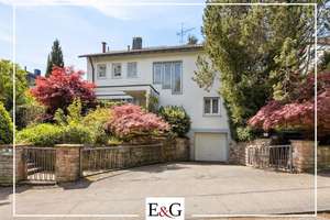 Einfamilienhaus in begehrter Stuttgarter Wohnlage: Großzügig, familienfreundlich, sonniger Garten