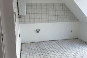 Schöne helle 3-Zimmer Dachgeschosswohnung in Düsseldorf-Hamm mit Balkon – Aderkirchweg 67, 40221 Hamm, Düsseldorf – Vorschaubild 16