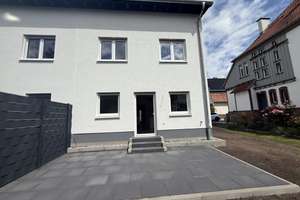 Luxus-Neubau (KfW 40) Erdwärme, Kühlung, Lüftung, PV und Garten – 8 Min. zum HBF – Die vollständige Adresse der Immobilie erhältst du vom Anbieter., 65933 Griesheim, Frankfurt am Main – Vorschaubild 1